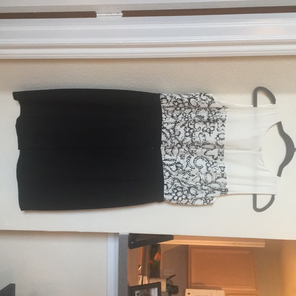 LOFT black and white floral dress - Picture 3 of 3